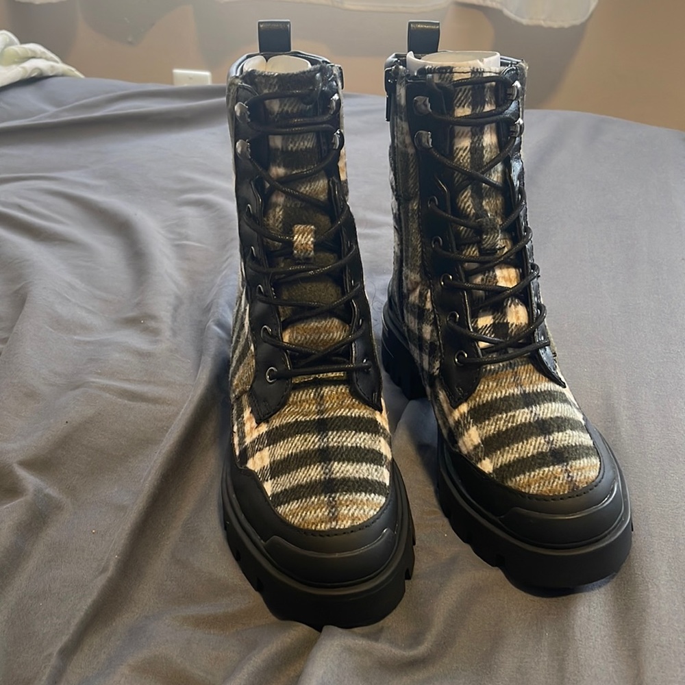 Women boots